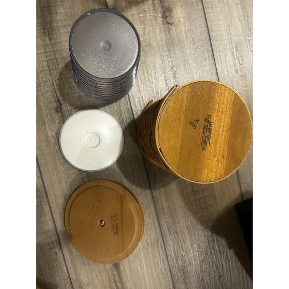 Longaberger Small Canister Basket with Lid and Clear Insert - Like New! - Picture 4 of 6